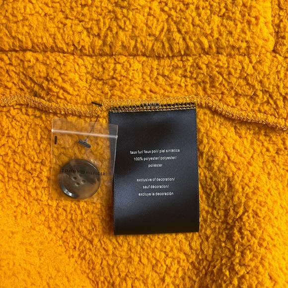 TOMMY HILFIGER
Women's Fuzzy V-Neck Cardigan Sweater Sz XL - Picture 10 of 12